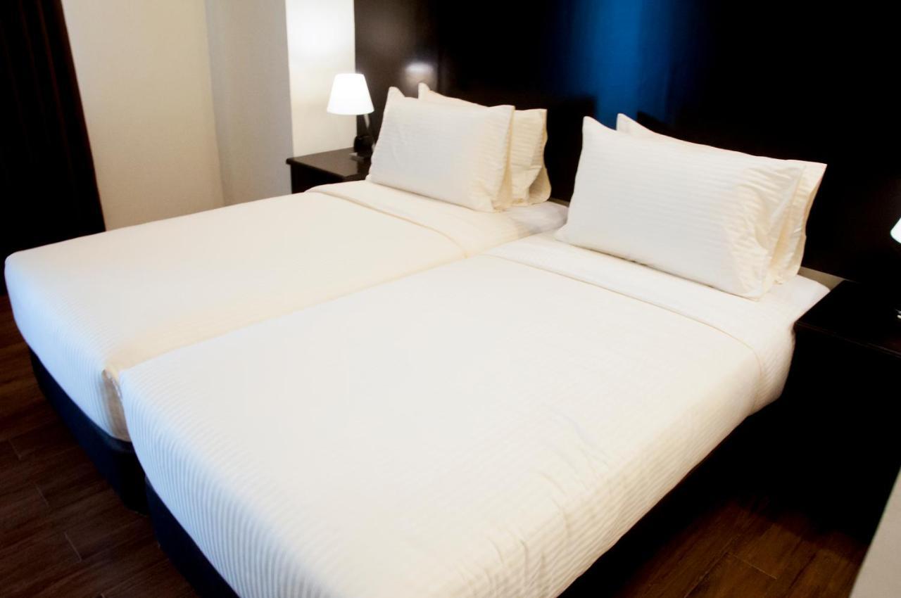 Pina Suites Ormoc Extérieur photo