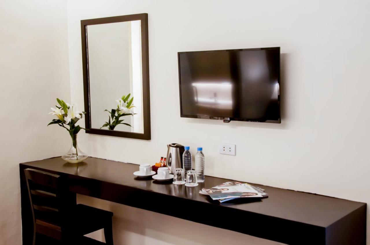 Pina Suites Ormoc Extérieur photo