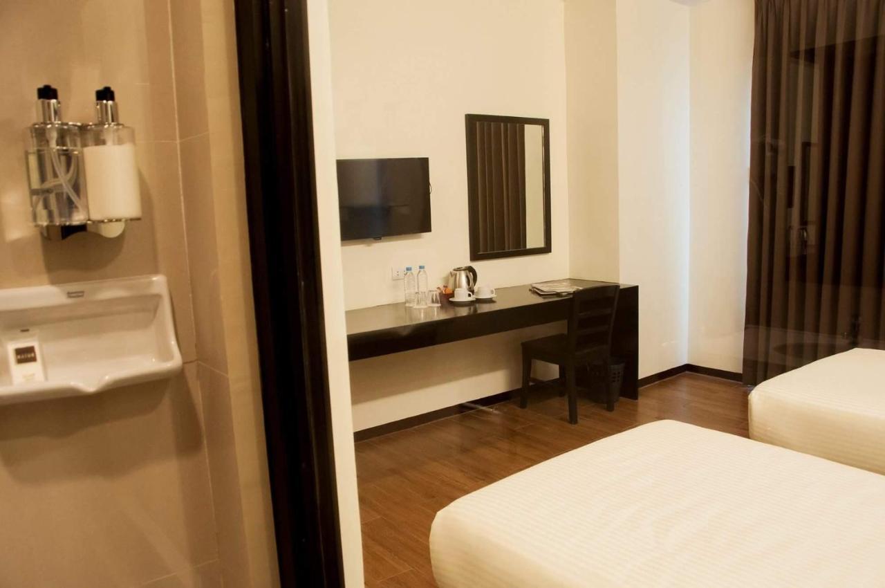 Pina Suites Ormoc Extérieur photo